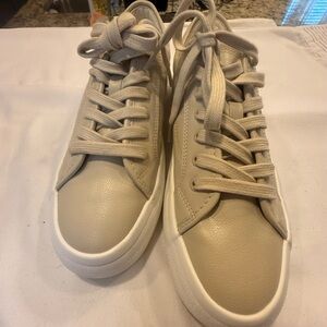 Zara Cream Athletic Shoes with Minimalist Design